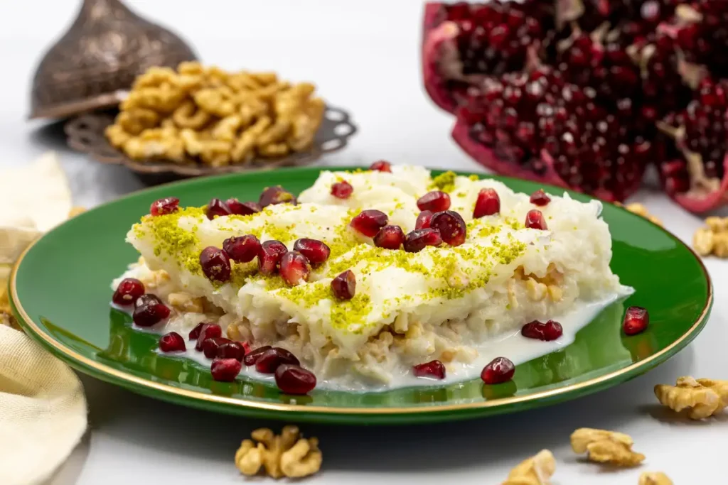 traditional turkish ramadan dessert güllaç 