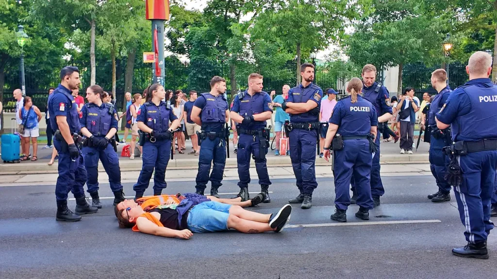 Green Party demonstration in front of parliament building