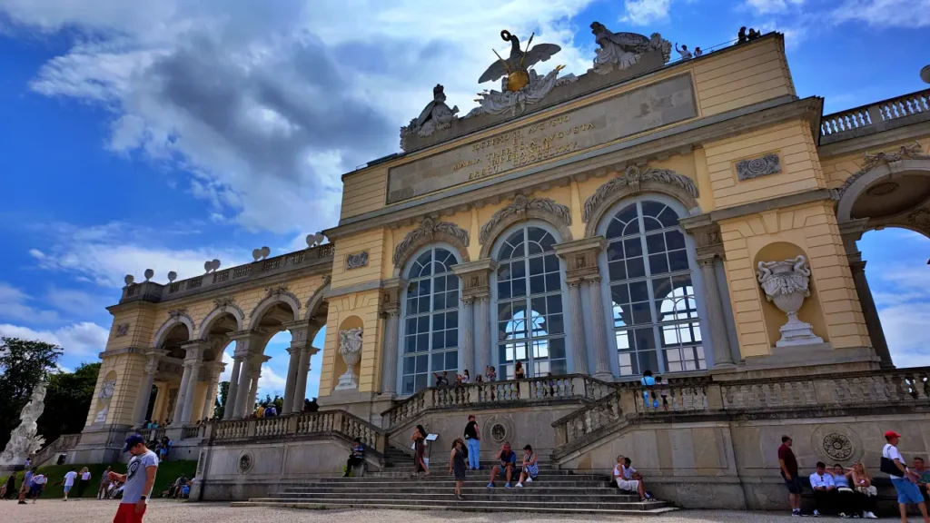 schönbrunn palace dining  in vienna